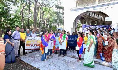 ऐसे मना विश्व धरोहर दिवस : मतदाता जागरूकता हेरिटेज वॉक निकाल कर लोगों को शत-प्रतिशत मतदान करने का संदेश दिया