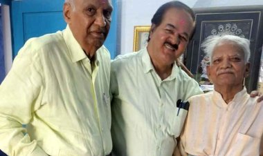 प्रसिद्ध पत्रकार डॉ. अशोक कुमट और साहित्यकार डॉ. प्रदीप सिंह राव ने प्रो. अज़हर हाशमी से सौजन्य भेंट कर जानी कुशलक्षेम