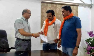 BJP पार्षद V/S ठेकेदार : नगर निगम की फाइलें लेकर घूमते हैं ठेकेदार, अपने घर भी ले जाते हैं, कहते हैं- हम अफसरों और कर्मचारियों को देते हैं भारी कमीशन