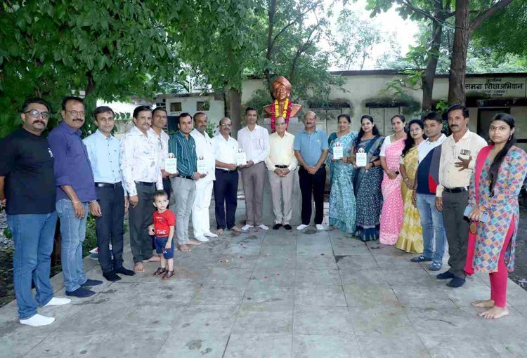 ये हैं शिक्षा के रत्न : चरित्र-निर्माण और प्रगति के लिए शिक्षक और समाज की सम्मिलित भूमिका सर्वोपरि है- डॉ. मुरलीधर चांदनीवाला