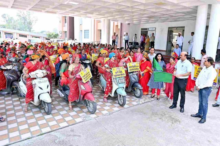 ‘मैं भारत की नारी हूं, फूल नहीं चिंगारी हूं’ के उद्घोष के साथ लाल वस्त्र और साफे में निकली नारी शक्ति, बेटी बचाओ – बेटी पढ़ाओ का संदेश दिया