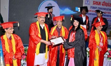 पहला दीक्षांत समारोह : हमारे मेडिकल कॉलेज ने बना दिए 120 नए डॉक्टर, मिली MBBS की उपाधि, कैबिनेट मंत्री चेतन्य काश्यप बोले- यह विद्यार्थियों के लिए मील का पत्थर