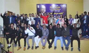 रतलाम के बहुत बड़े शून्य को भरने का काम कर रही ‘अनुनाद’ संस्था- डॉ. मुरलीधर चांदनीवाला