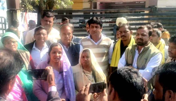 जनप्रतिनिधियों का फूटा गुस्सा ! जिला पंचायत CEO ने 3 बार रद्द की सामान्य सभा की बैठकें, चौथी बार भी नहीं आए तो अध्यक्ष व सदस्यों ने कर दिया बहिष्कार