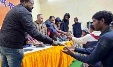 सद्कार्य ! रतलाम चैम्पियन लीग (RCL) ग्रुप ने शीतलहर में साझा की संवेदनाओं की गर्माहट, सर्किल जेल में बंदियों को ऊनी वस्त्र वितरित किए