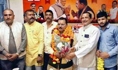 किसान मोर्चा के पदाधिकारियों ने किया भाजपा जिला अध्यक्ष प्रदीप उपाध्याय का अभिनंदन, शीर्ष नेतृत्व के प्रति आभार जताया