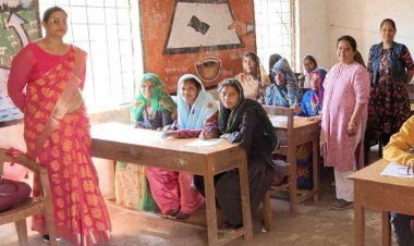 कसौटी अक्षर ज्ञान की ! सैलाना विकासखंड के 7462 नव साक्षरों ने दी नवभारत साक्षरता मूल्यांकन परीक्षा, परखा अपना अक्षर ज्ञान