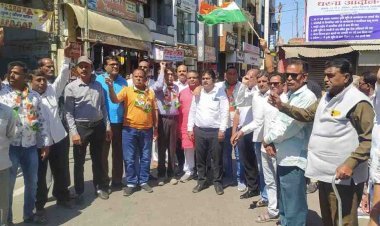 विरोध प्रदर्शन : कांग्रेस ने जनता को भिखारी कहने वाले मंत्री प्रहलाद पटेल का पुतला फूंका, नारे भी लगाए, कहा- ये मंत्री अहंकारी है