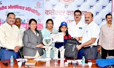 जिला स्तरीय ओलंपियाड-प्रतियोगिता में प्रथम आए 32 विद्यार्थी एवं शिक्षक सम्मानित, कलेक्टर राजेश बाथम ने प्रदान किए उपहार