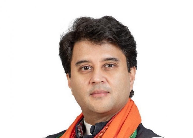 केंद्रीय मंत्री सिंधिया बोले- ‘मैं यहां जनप्रतिनिधि नहीं, परिवार के सदस्य के रूप में उपस्थित हूं, रतलाम के विकास में सिंधिया परिवार हमेशा साथ रहेगा