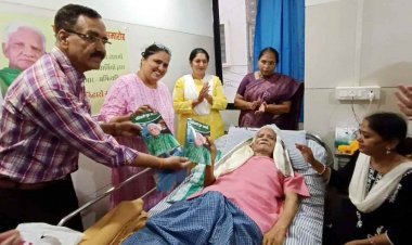 ‘बलिहारी गुरु आपकी’ : प्रो. अज़हर हाशमी के प्रति उनके शिष्यों ने अनूठे ढंग से व्यक्त की कृतज्ञता, गंभीर बीमारी से जूझ रहे हाशमी का अस्पताल में चल रहा उपचार