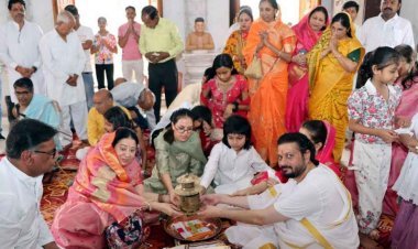 धर्म – संस्कृति : श्री जयन्तसेन धाम मंदिर पर चेतन्य काश्यप परिवार ने चढ़ाई ध्वजा, 10वीं वर्षगांठ पर हुआ धार्मिक आयोजन