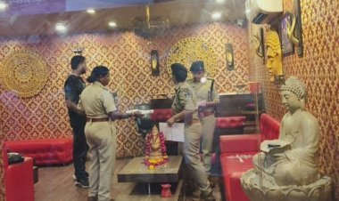 रतलाम में बड़ी पुलिस कार्रवाई : Aura Thai Spa सेंटर पर दबिश, SP की स्पेशल टीम ने बनाया पंचनामा