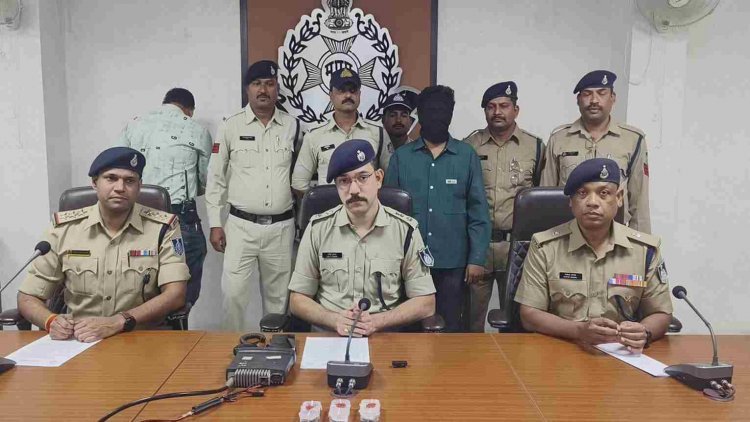 बेटा निकला चोर ! कर्ज से परेशान बेटे ने अपने ही घर में कर डाली 18 लाख की चोरी, अरोपी गिरफ्तार चोरी का माल बरामद