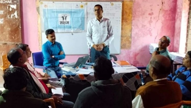 ...ताकि विद्यालय और विद्यार्थी बनें सक्षम ! शिवगढ़ जनशिक्षा केंद्र में हुआ संकुल स्तरीय सक्षम समीक्षा बैठक का आयोजन, रेड जोन के स्कूलों को सुधार के निर्देश दिए
