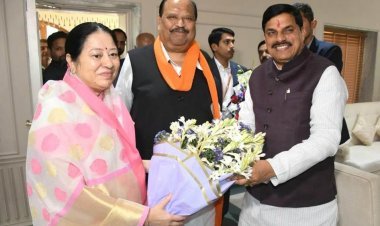 मुख्यमंत्री डॉ. मोहन यादव का मंत्री चेतन्य काश्यप ने किया अभिवादन, सरकार के दो वर्ष पूरे होने पर दी बधाई