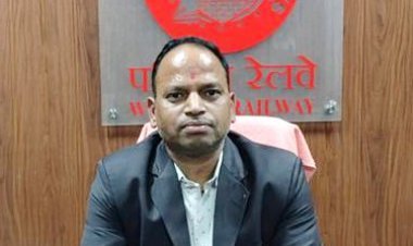 मुकेश कुमार बने रतलाम रेल मंडल के जनसंपर्क अधिकारी, इंदौर में पदभार संभाला, खेमराज मीणा अहमदाबाद स्थानांतरित