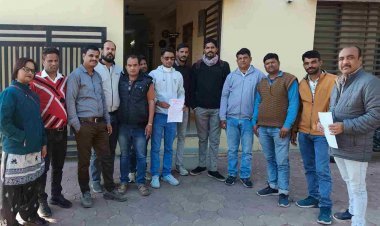 क्रमोन्नति के आदेश जारी करवाने के लिए आजाद अध्यापक शिक्षक संघ मध्यप्रदेश ने जनजातीय कार्य विभाग की सहायक आयुक्त को ज्ञापन सौंपा