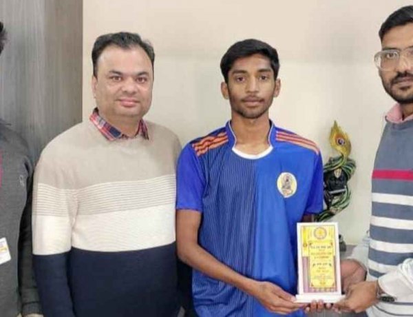 सफलता : रतलाम के छात्र नितिन राठौड़ ने राज्य स्तरीय हॉकी स्पर्धा में दिखाया दम, पावर लिफ्टिंग में अंशुल मावी का जोरदार प्रदर्शन