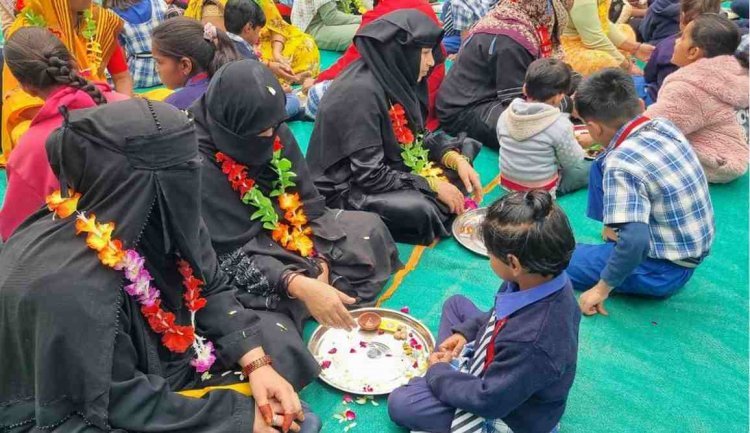 संस्कार ! सैकड़ों नन्हे हाथों ने किया माता-पिता का पूजन, मिला 'आयुष्मान भव' का आशीर्वाद, मुख्य आयोजन महाशिवरात्रि को मांगल्यय मंदिर में