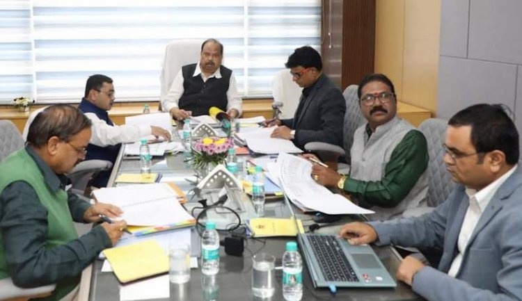 बड़ा निर्णय ! लघु उद्योग निगम संचित लाभ में से मुख्यमंत्री को भेंट करेगा लाभांश, MSME मंत्री चेतन्य काश्यप की अध्यक्षता में हुई बैठक में निर्णय