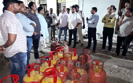 आपदा में अवसर पर चोट ! शहजाद मंसूरी के यहां हो रही थी घरेलू LPG सिलेंडर की कालाबाजारी, कलेक्टर की टीम ने छापा मार कर 31 सिलेंडर जब्त किए