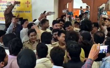 ईसाई समाज के सम्मेलन में हंगामा, विहिप-बजरंग दल ने लगाया धर्मांतरण का आरोप, पुलिस ने संभाला मोर्चा