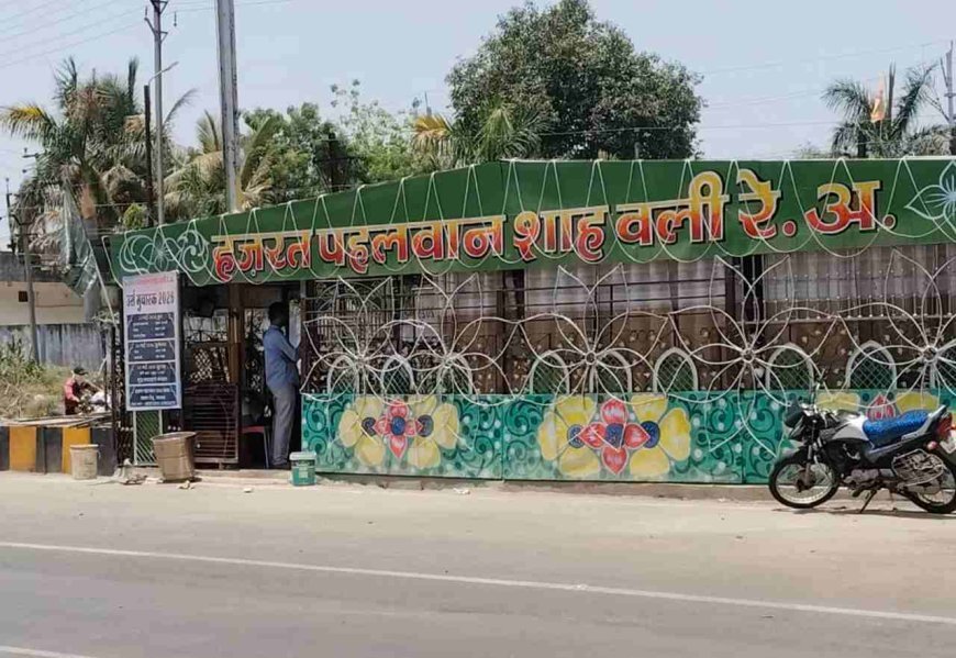 फोरलेन पर अवैध निर्माण और उर्स पर हिंदू संगठनों की आपत्ति के बाद हरकत में आया प्रशासन, आयोजन पर लगी रोक, अतिक्रमण हटने का इंतजार