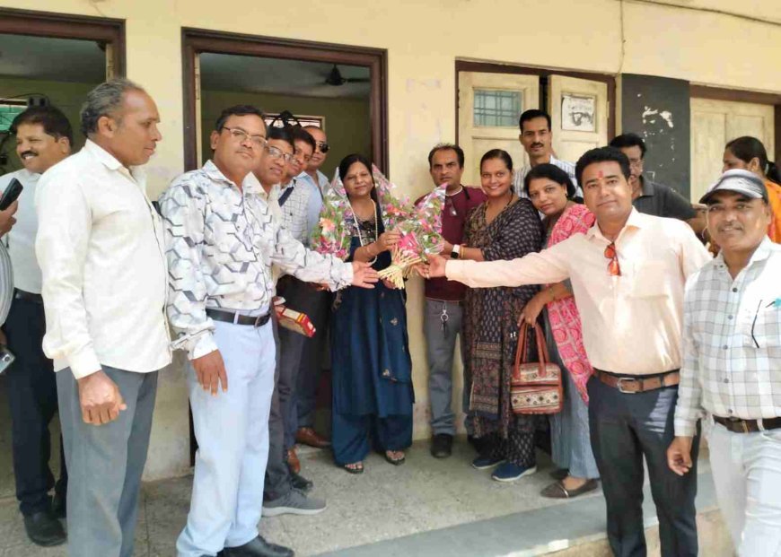 नवागत रतलाम BRC सुरेखा माना ने संभाला पदभार; आजाद अध्यापक शिक्षक संघ ने किया स्वागत