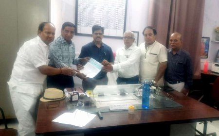 पूर्व छात्रों की सराहनीय पहल : जावरा के शासकीय पॉलिटेक्निक कॉलेज को वाटर कूलर के लिए भेंट किए 51 हजार रुपए, RDA उपाध्यक्ष काकानी का विधायक पांडेय ने किया स्वागत