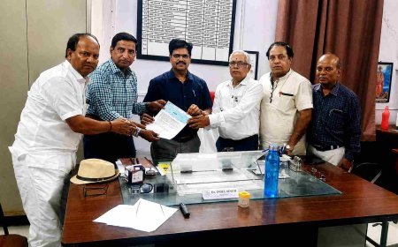 पूर्व छात्रों की सराहनीय पहल : जावरा के शासकीय पॉलिटेक्निक कॉलेज को वाटर कूलर के लिए भेंट किए 51 हजार रुपए, RDA उपाध्यक्ष काकानी का विधायक पांडेय ने किया स्वागत