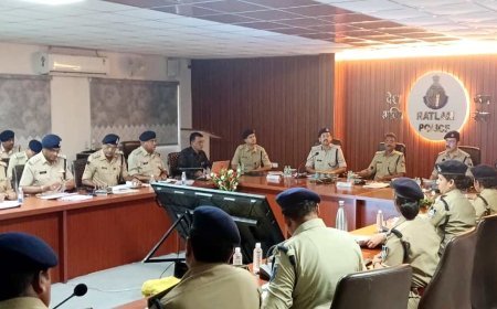 IG राकेश गुप्ता का रतलाम दौरा ! अपराध नियंत्रण पर सख्ती और आधुनिक पुलिसिंग पर दिया जोर, पुलिस परिवार को मिला ‘निकुंज’ सामुदायिक भवन