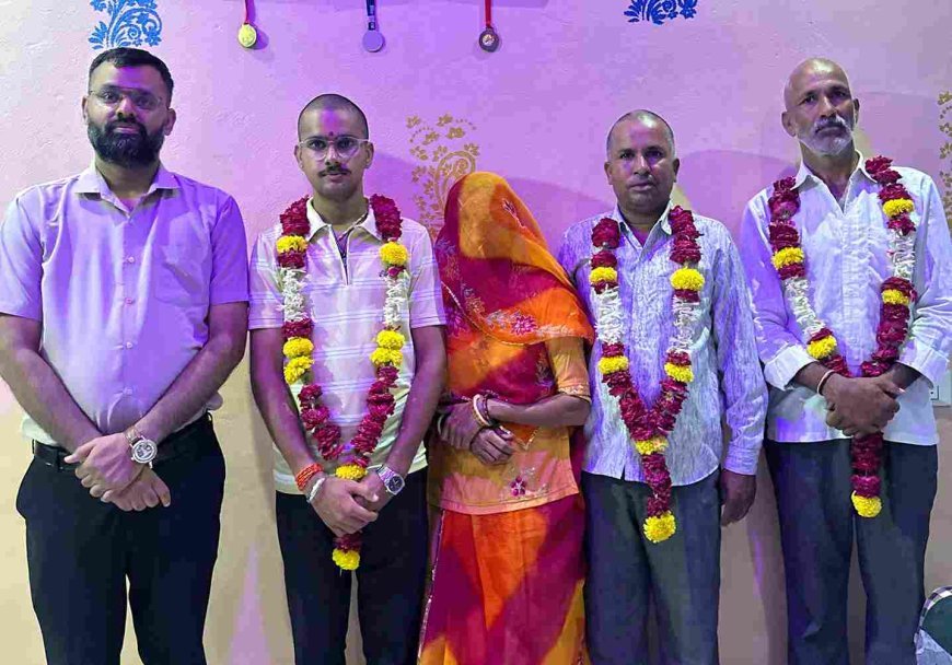 इंदौर में असफल – रतलाम में मिली सही दिशा ! छोटे से गांव मखला का बेटा रचेगा इतिहास, NEET में 531 अंक लाने वाला गांव का पहला MBBS डॉक्टर बनेगा