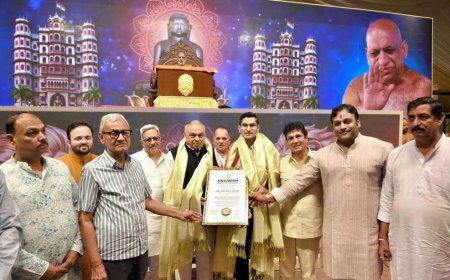 रतलाम के बेटे की स्वर्णिम उपलब्धि ! डॉ. दिगंत पाटनी ने कॉक्लियर इम्प्लांट सर्जरी द्वारा 200 से अधिक बच्चों को दी नई उम्मीद, ‘स्वर्णिम बुक ऑफ रिकॉर्ड’ में दर्ज हुआ नाम