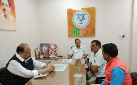 कैबिनेट मंत्री चेतन्य काश्यप ने भाजपा प्रदेश कार्यालय में सुनीं कार्यकर्ताओं की समस्याएं, त्वरित निराकरण के लिए अधिकारियों को दिए निर्देश