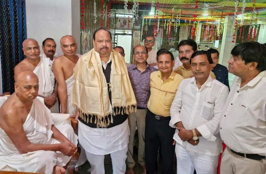 कैबिनेट मंत्री चेतन्य काश्यप ने गच्छाधिपति आचार्यदेवेश श्रीमद् विजय नित्यसेन सूरीश्वर जी म.सा. से की धर्मचर्चा