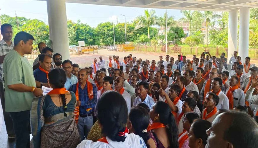 TET के विरोध में शिक्षकों ने किया उपवास, फॉर्म नहीं भरने की शपथ भी ली, अनिवार्यता खत्म करने के लिए मुख्यमंत्री के नाम सौंपा ज्ञापन